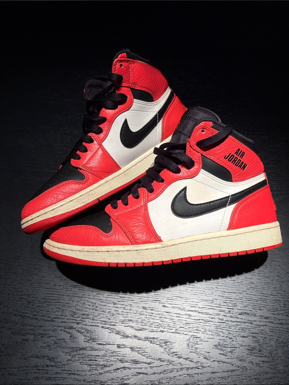 Air Jordan Retro High Top Basketball- Orange White & Black men’s size 9